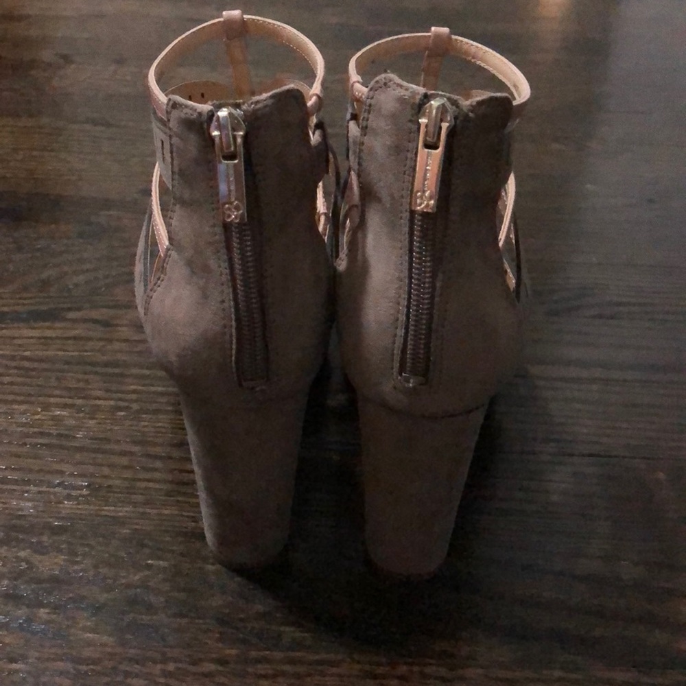 Jessica Simpson heels - Picture 2 of 4